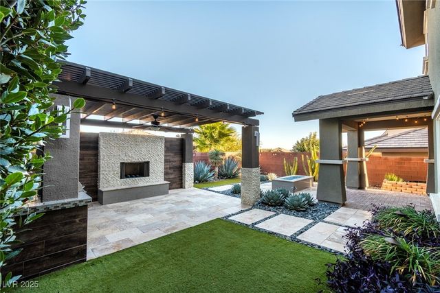 5742 Shadow Bend Drive, Las Vegas, NV 89135