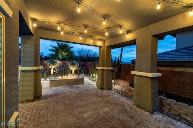 5742 Shadow Bend Drive, Las Vegas, NV 89135