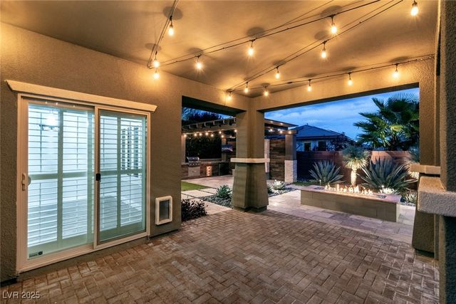 5742 Shadow Bend Drive, Las Vegas, NV 89135