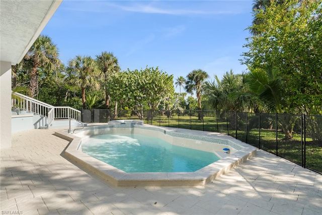 505 Kinzie Island CT, Sanibel, FL 33957