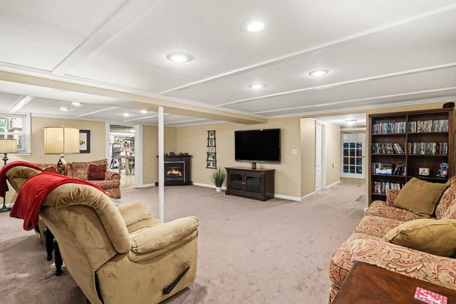 824 Roseview Dr, Nashville, TN 37206