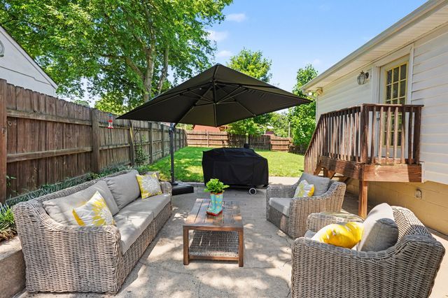 824 Roseview Dr, Nashville, TN 37206