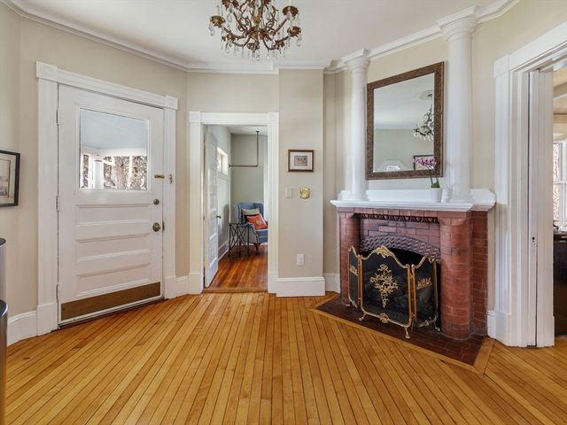 4 Latisquama Rd, Southborough, MA 01772