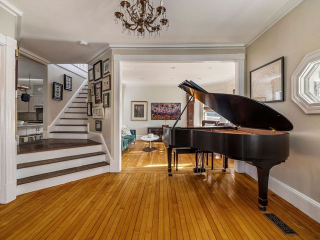 4 Latisquama Rd, Southborough, MA 01772