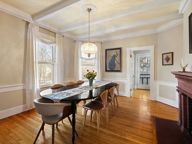 4 Latisquama Rd, Southborough, MA 01772