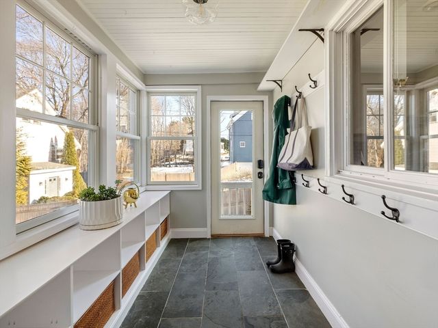 4 Latisquama Rd, Southborough, MA 01772