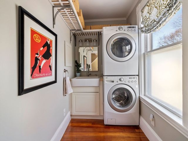 4 Latisquama Rd, Southborough, MA 01772