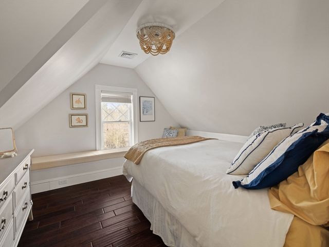 4 Latisquama Rd, Southborough, MA 01772