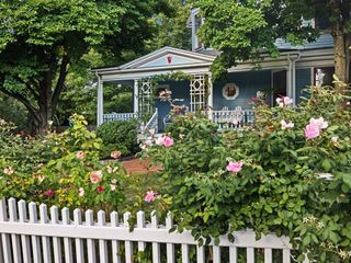 4 Latisquama Rd, Southborough, MA 01772