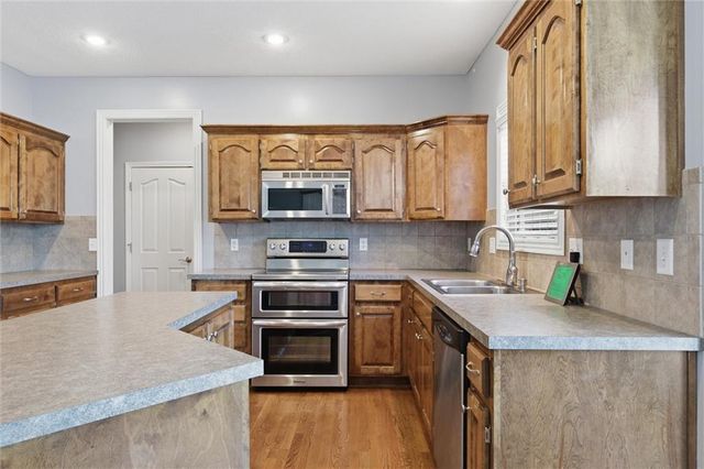 21104 W 53rd Terrace, Shawnee, KS 66218