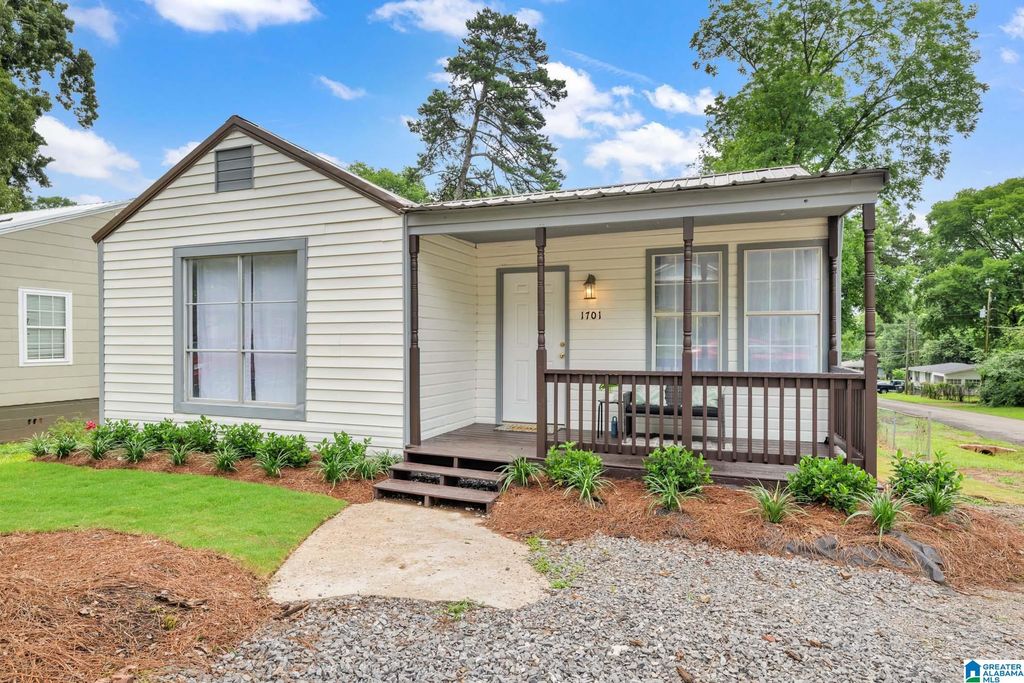 1701 27TH AVENUE N, Hueytown, AL 35023