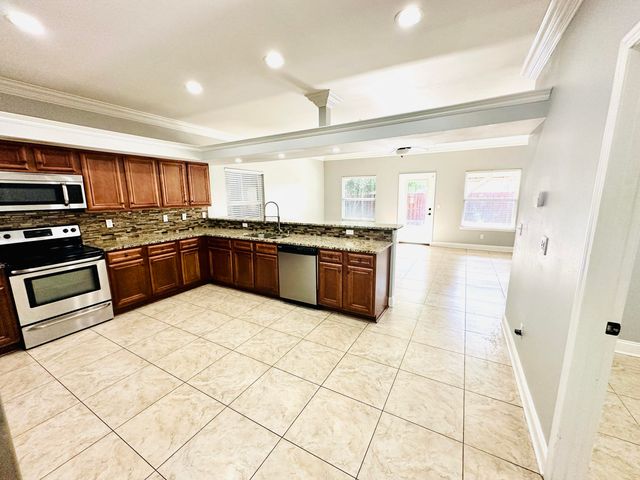 118 NW Jonquil Avenue, Fort Walton Beach, FL 32548