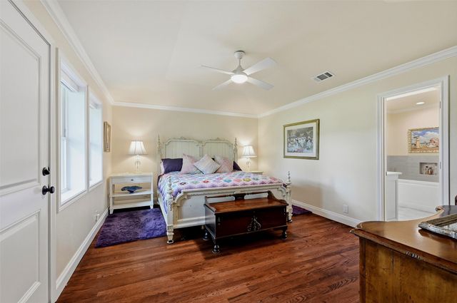 215 Modoc Trail, Lake Kiowa, TX 76240