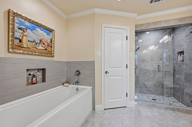215 Modoc Trail, Lake Kiowa, TX 76240