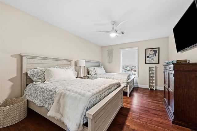 215 Modoc Trail, Lake Kiowa, TX 76240