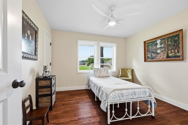 215 Modoc Trail, Lake Kiowa, TX 76240