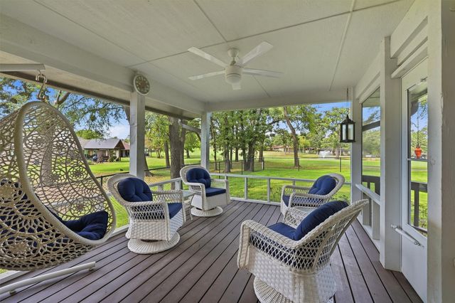 215 Modoc Trail, Lake Kiowa, TX 76240
