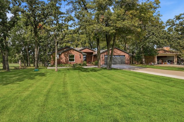 215 Modoc Trail, Lake Kiowa, TX 76240