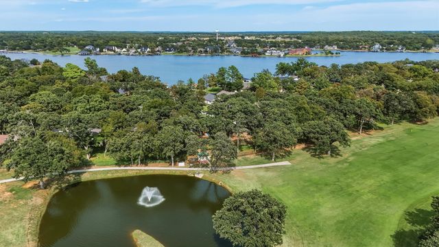 215 Modoc Trail, Lake Kiowa, TX 76240