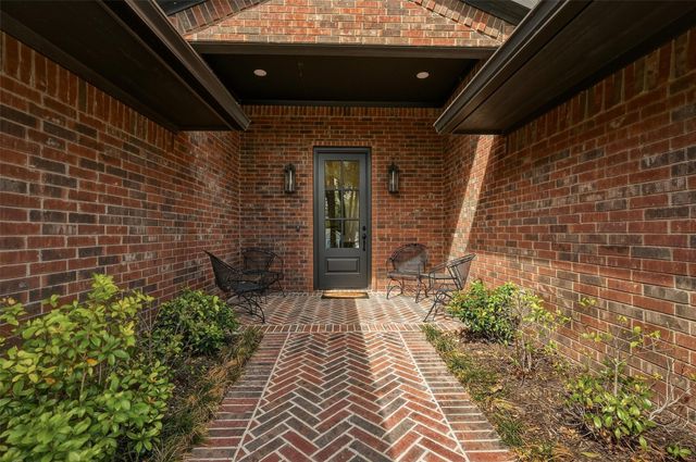 215 Modoc Trail, Lake Kiowa, TX 76240