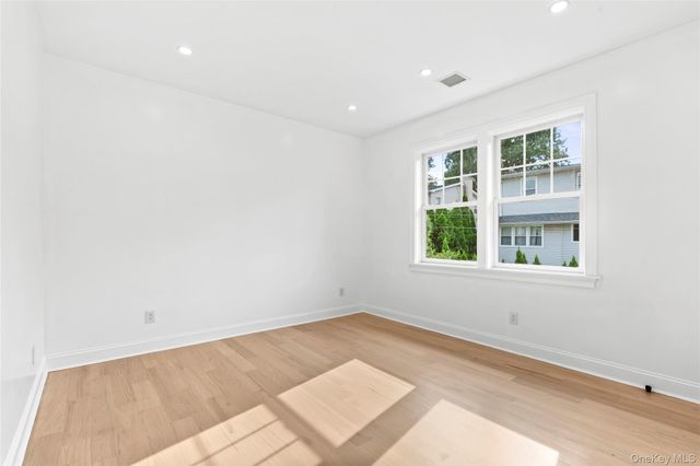 108 Tanners Pond Road, Garden City, NY 11530