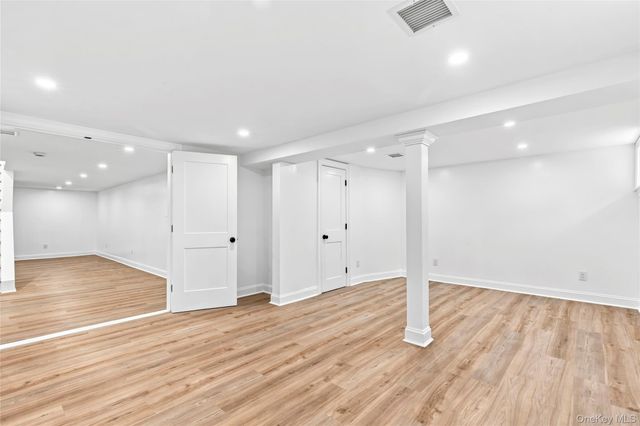 108 Tanners Pond Road, Garden City, NY 11530