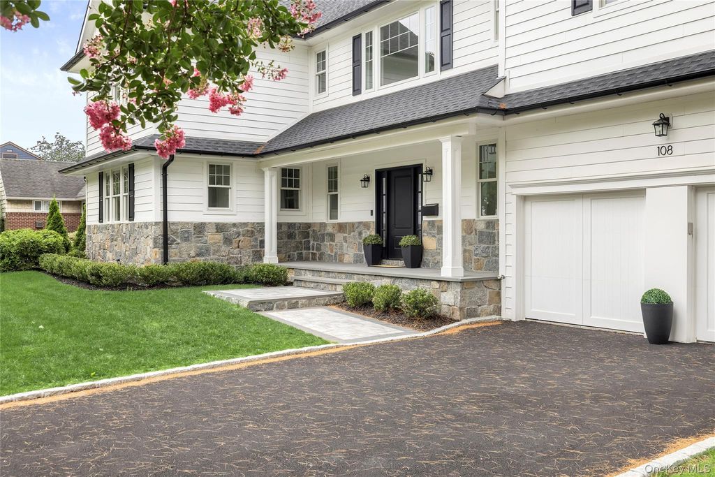 108 Tanners Pond Road, Garden City, NY 11530 — photo 3