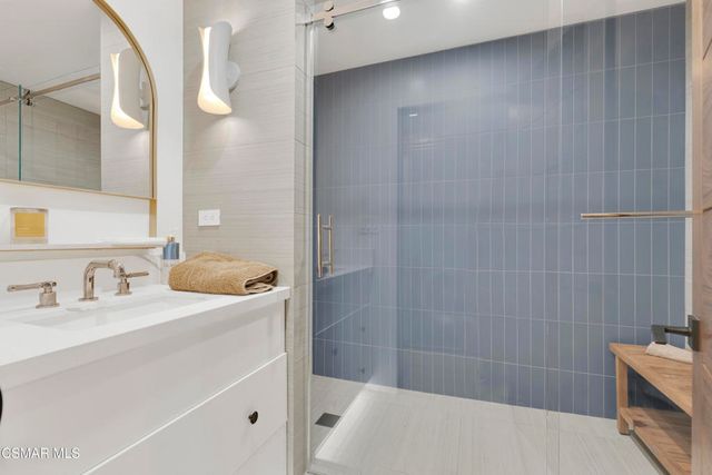 4500 Stark Avenue, Woodland Hills, CA 91364