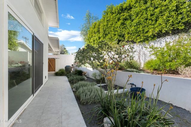 4500 Stark Avenue, Woodland Hills, CA 91364