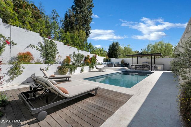 4500 Stark Avenue, Woodland Hills, CA 91364