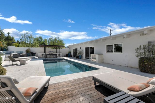 4500 Stark Avenue, Woodland Hills, CA 91364