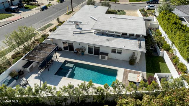 4500 Stark Avenue, Woodland Hills, CA 91364