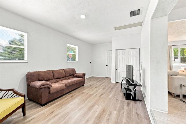4015 RIVER HILLS DRIVE, Tampa, FL 33617