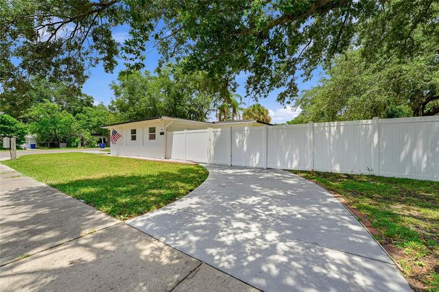 4015 RIVER HILLS DRIVE, Tampa, FL 33617