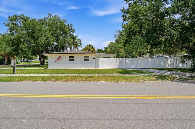 4015 RIVER HILLS DRIVE, Tampa, FL 33617