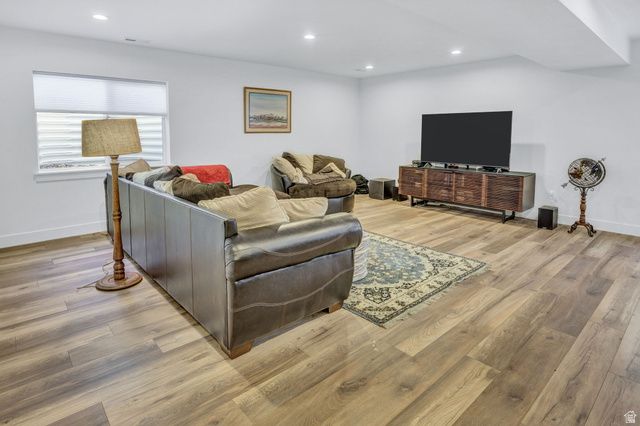 2288 E PARKSIDE CIR, South Ogden, UT 84403