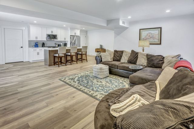 2288 E PARKSIDE CIR, South Ogden, UT 84403