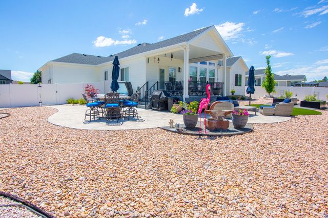 2288 E PARKSIDE CIR, South Ogden, UT 84403