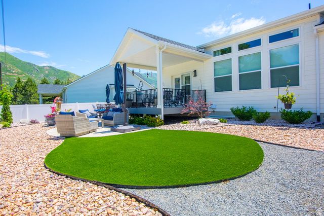 2288 E PARKSIDE CIR, South Ogden, UT 84403