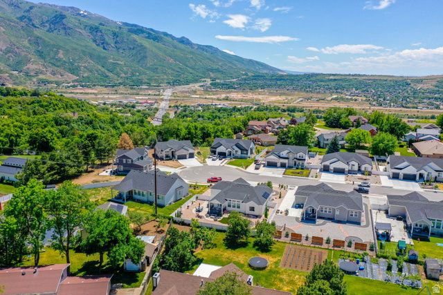 2288 E PARKSIDE CIR, South Ogden, UT 84403
