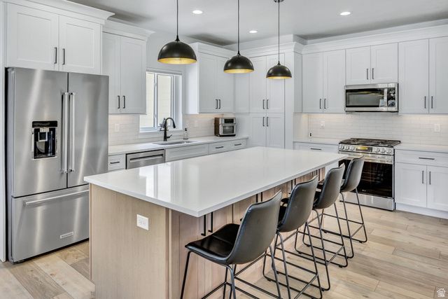 2288 E PARKSIDE CIR, South Ogden, UT 84403