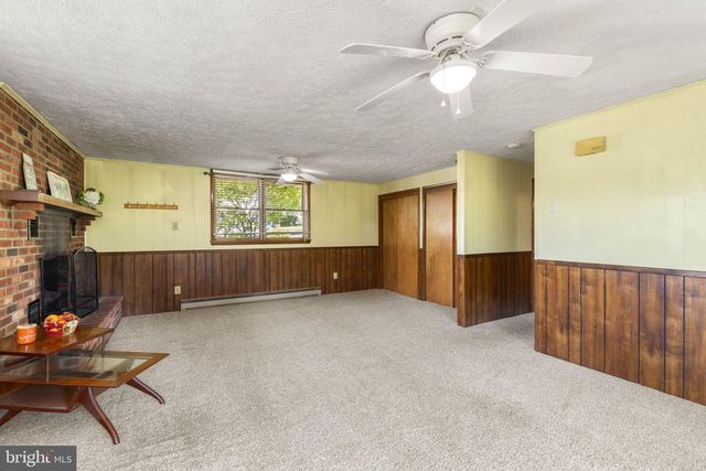 238 INDIAN SPRING RD, Woodstock, VA 22664