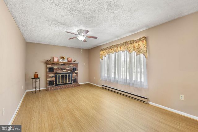 238 INDIAN SPRING RD, Woodstock, VA 22664