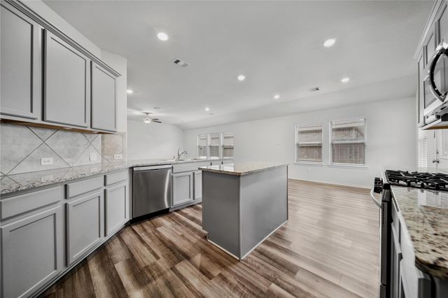 9414 Summer River Drive, Richmond, TX 77406