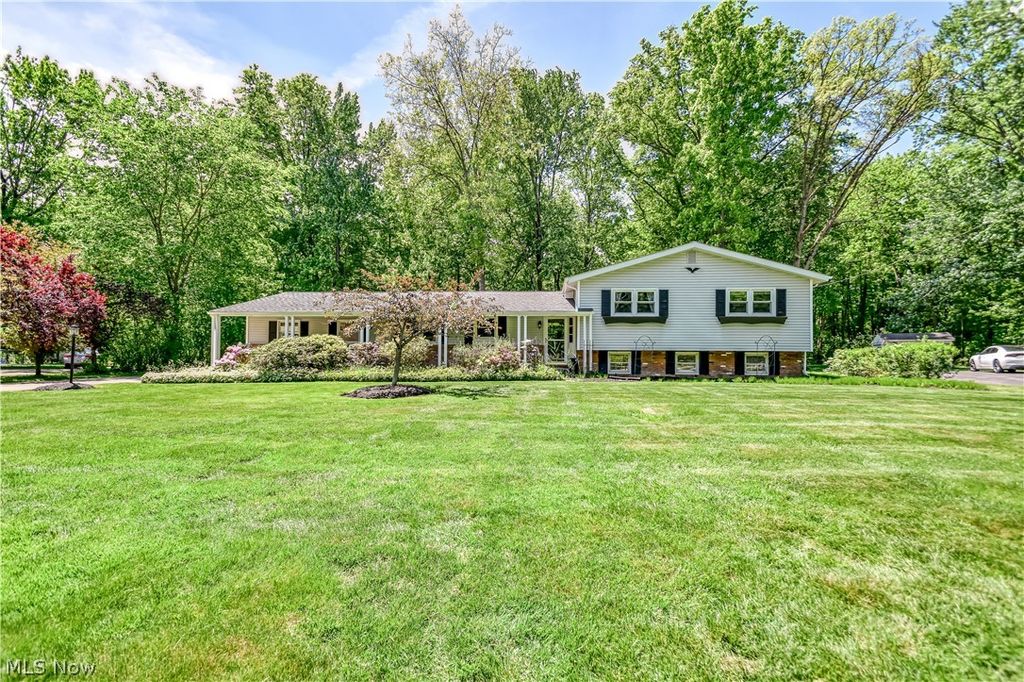9412 Beaver Creek Drive, Mentor, OH 44060