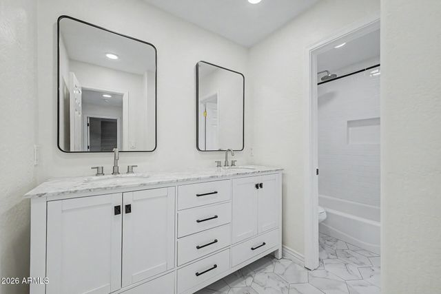 5773 W SHANNON Street, Chandler, AZ 85226