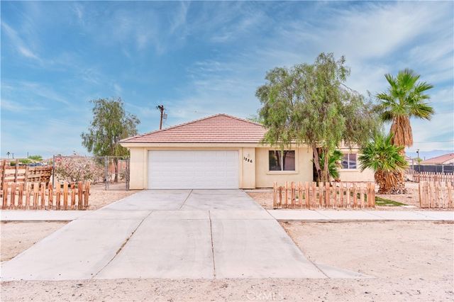 1286 Arctic Avenue, Thermal, CA 92274