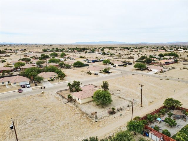 1286 Arctic Avenue, Thermal, CA 92274