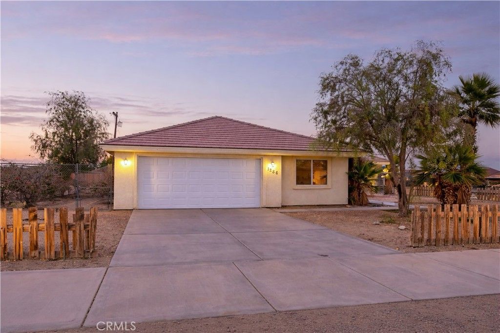 1286 Arctic Avenue, Thermal, CA 92274