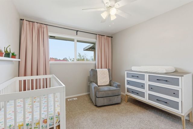 8328 N CAROLINA Way, Spokane, WA 99208